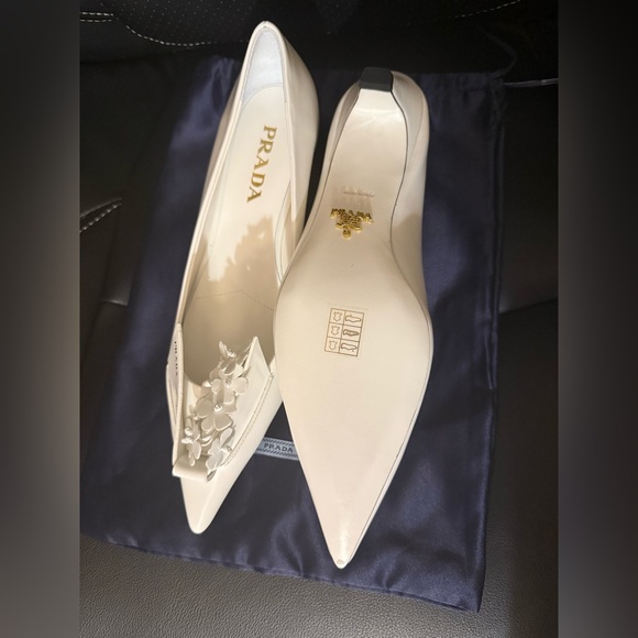 Prada- bunny flora kitten heels - Picture 5 of 5